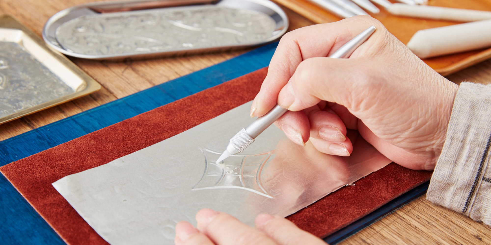 メタルアート制作風景